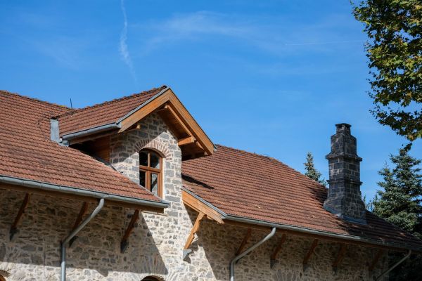 Couvreur reims : votre partenaire pour une toiture durable