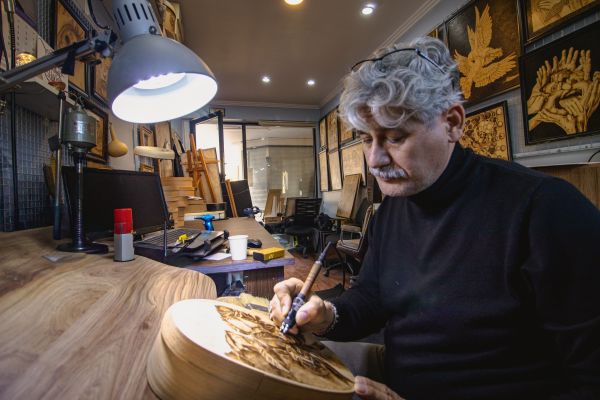 Décor unique avec gravure sur bois personnalisé