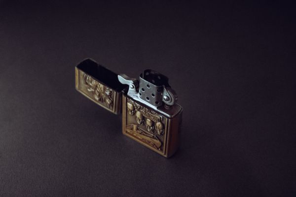 Découvrez le briquet original et de luxe : style et qualité