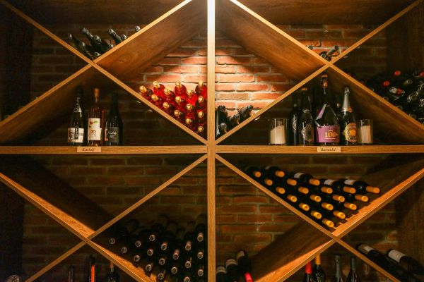 Étagère à vin : alliez style et fonctionnalité avec élégance