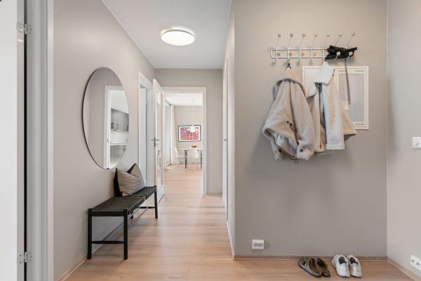 Les meilleurs styles de patère mural pour embellir votre intérieur