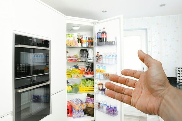 Astuces essentielles pour un rangement frigo efficace