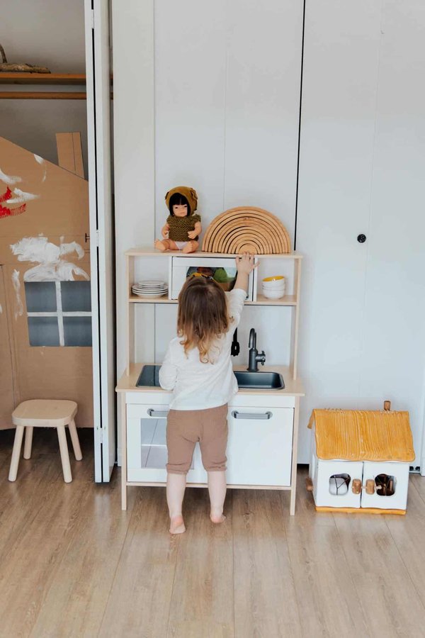 Comment optimiser l'espace dans une chambre d'enfant avec des meubles modulaires ?
