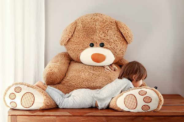 Grosse peluche : le cadeau idéal pour petits et grands